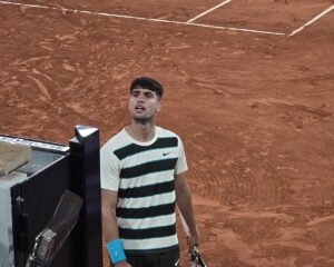 Alcaraz volvió a ganar tras cuatro meses de lesión: campeón en Tokio e igualó a David Ferrer