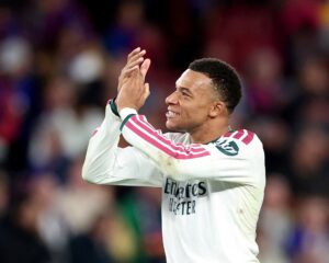 Mbappé pidió disculpas por el meme de Mao Zedong tras perder contratos en China
