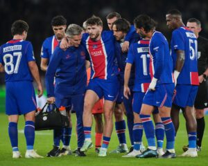 Golpe para el PSG: Kvaratskhelia se rompió los ligamentos cruzados y se pierde la temporada