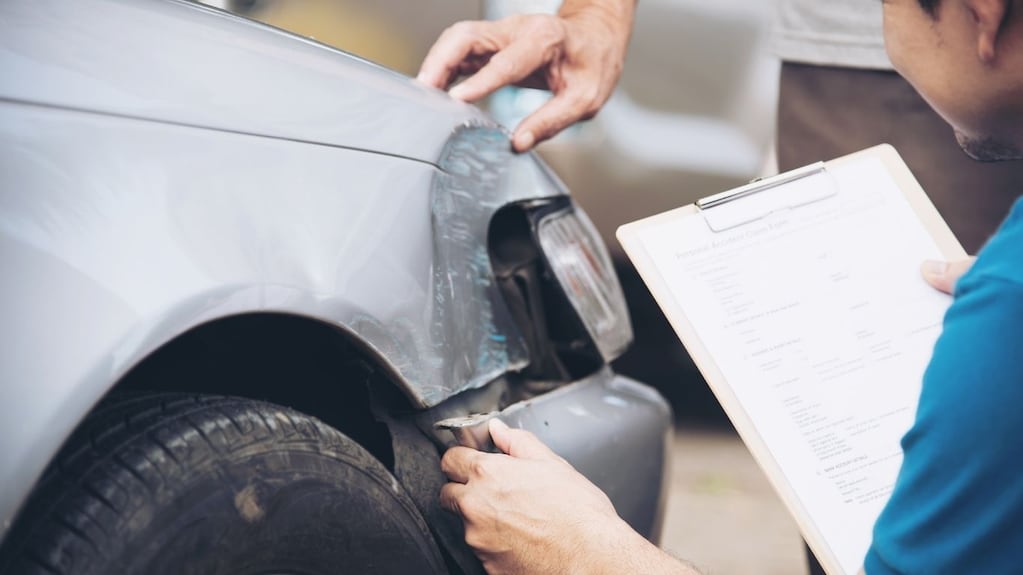 Manejar sin el seguro al día es motivo para que te retengan el auto