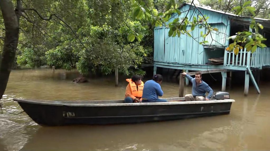 La crecida dejó a familias de Apipé Grande rodeadas de agua