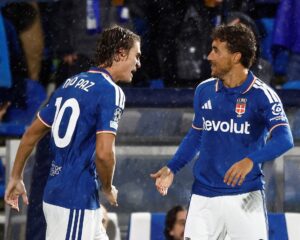 Nico Paz brilló en la Champions: gol, golazo y asistencia en la goleada del Como al Manchester United