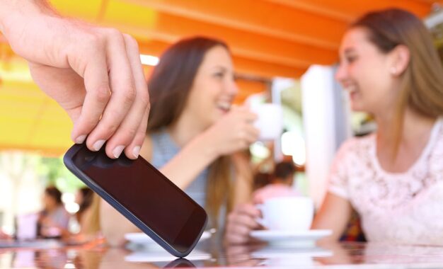 Qué hacer en los primeros 10 minutos después de que te roban el celular