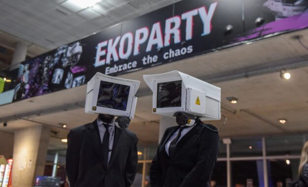Ekoparty 22: chats sin internet, arte con basura electrónica y una “olla popular” de hardware