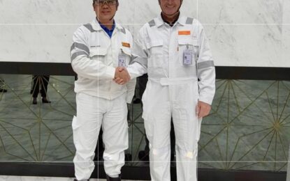 Polémica por la visita de Quirno a un astillero de Singapur que reparará un buque petrolero contratado para Malvinas