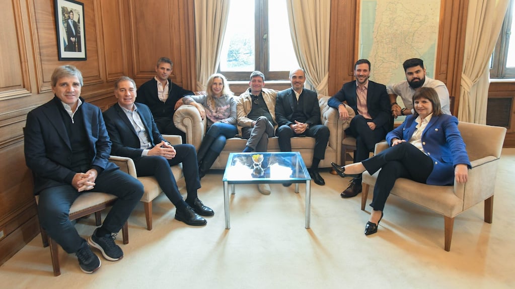 El Gobierno vuelve a reunir a su mesa política en Casa Rosada antes de una avanzada opositora en el Congreso
