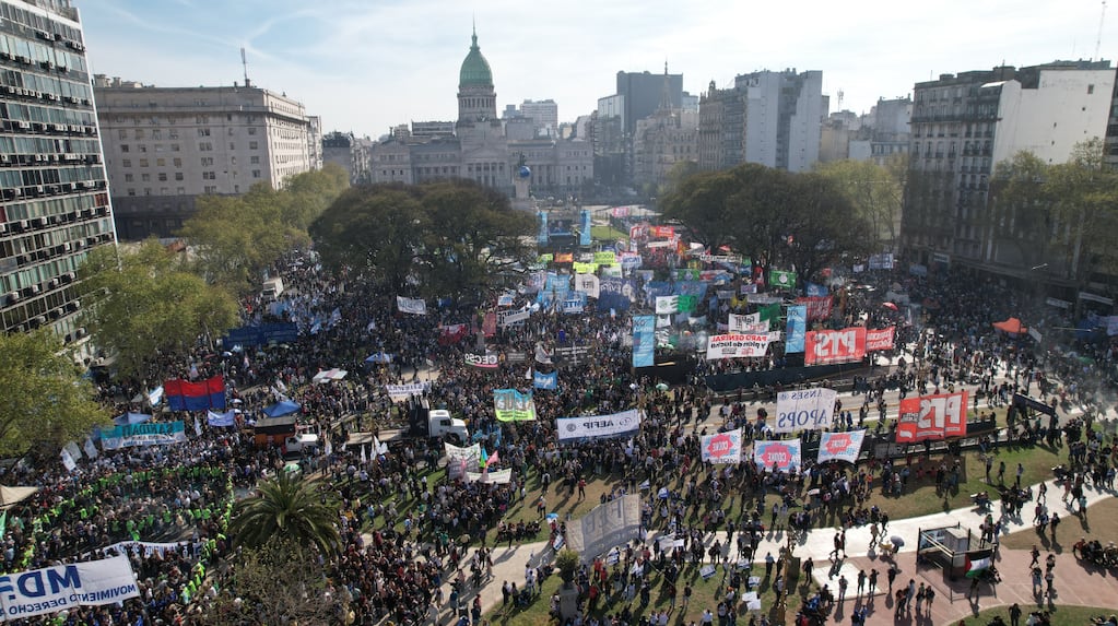 El Gobierno descontará el día a los estatales que adhieran al paro de ATE y busca un acuerdo con las universidades