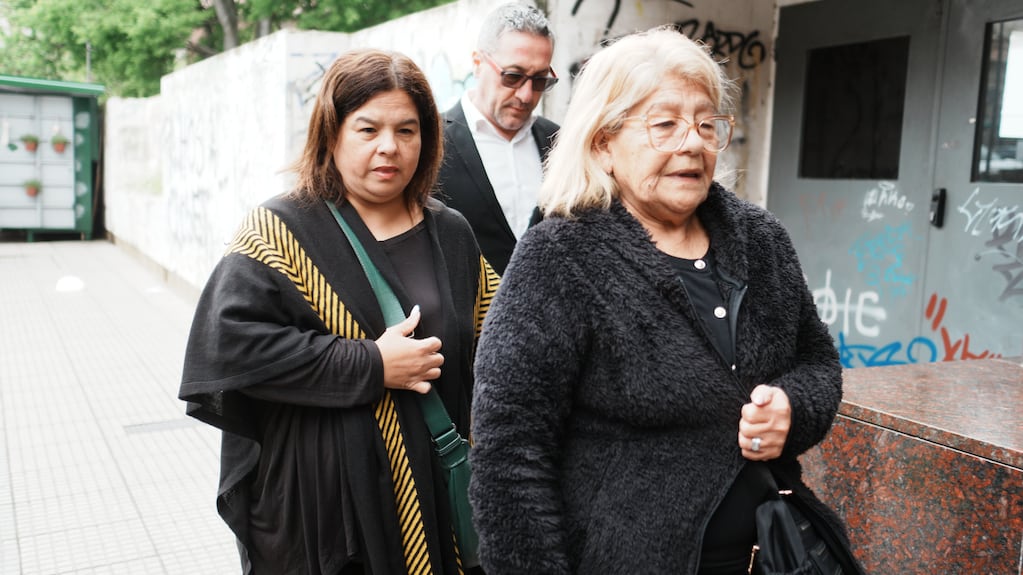 Claudia Nora Maradona y Rita Mabel Maradona, hermanas de Diego