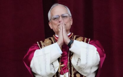 El Papa ya camina por la habitación: el nuevo parte médico confirma una recuperación normal tras la operación