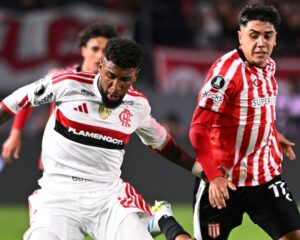 Estudiantes dominó a Flamengo pero no pudo romper el cero en la ida de la semifinal de la Libertadores