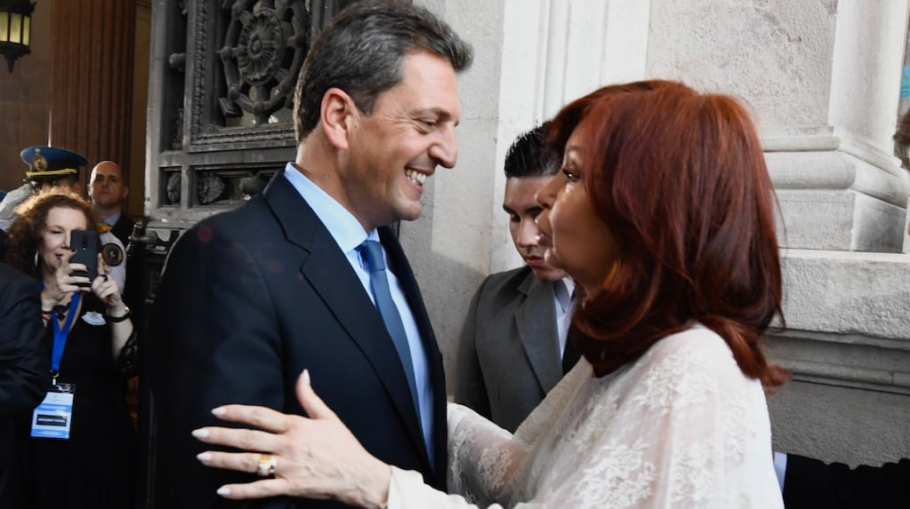 Sergio Massa visitó a Cristina Kirchner en su departamento de San José 1111 en la previa del Día de la Lealtad peronista y pocos días antes de que comience a sesionar el Comité de Derechos Humanos de la ONU
