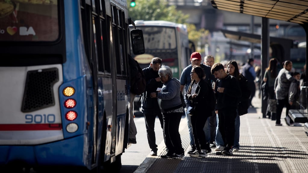 El transporte representó 42% del gasto en servicios que una familia del AMBA tuvo en agosto