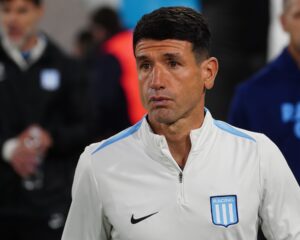 Fuerte decisión en Racing: Chirola Romero dejó afuera a Miljevic para el clásico con Independiente