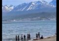 El país al revés: Ushuaia superó los 21 grados y la gente fue a la playa, mientras Buenos Aires tiritaba de frío