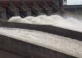 Itaipú abrió sus compuertas por la crecida del Paraná y prevé mantenerlas así hasta febrero